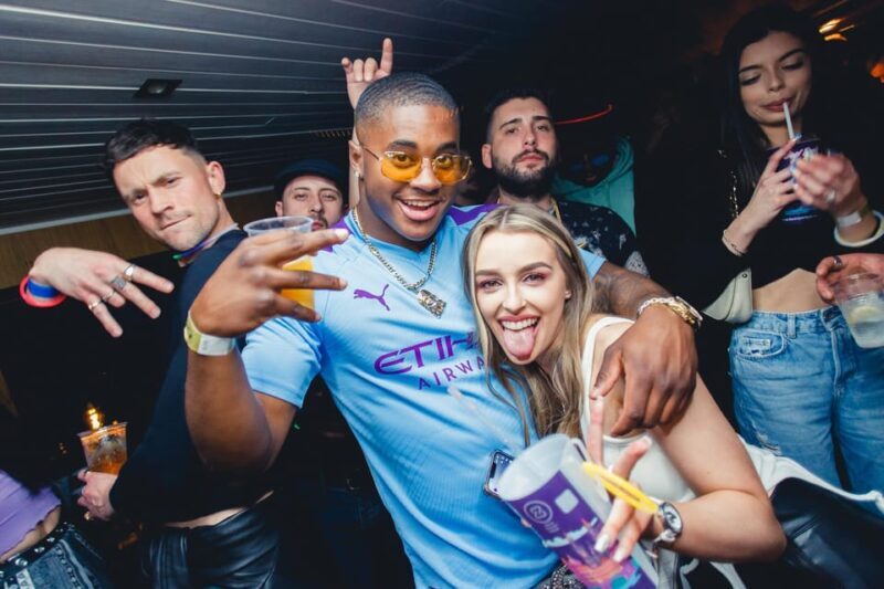 Prague: Boat Party with Unlimited Drinks & After Party Entry - FAQ