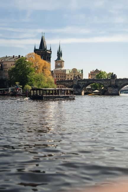 Prague: Canal Cruise Around Charles Bridge - The Downsides to Keep in Mind