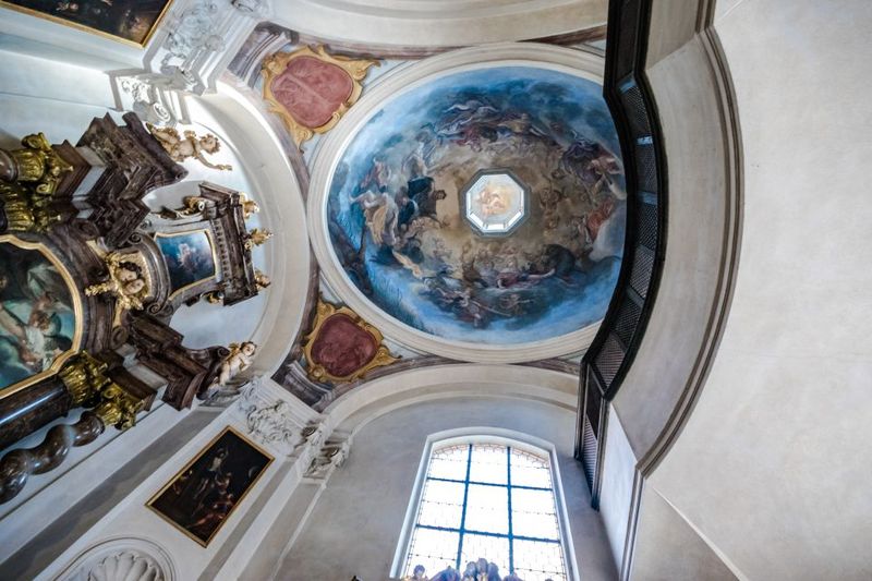 Prague Castle 2.5-Hour Tour Including Admission Ticket - Old Royal Palace and Vladislav Hall: where rule feels physical