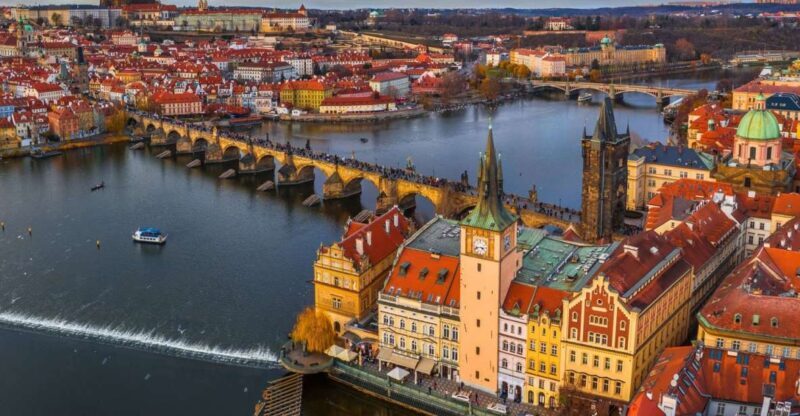 Prague: Castle and Jewish Quarter Tour with Cruise and Lunch - FAQ