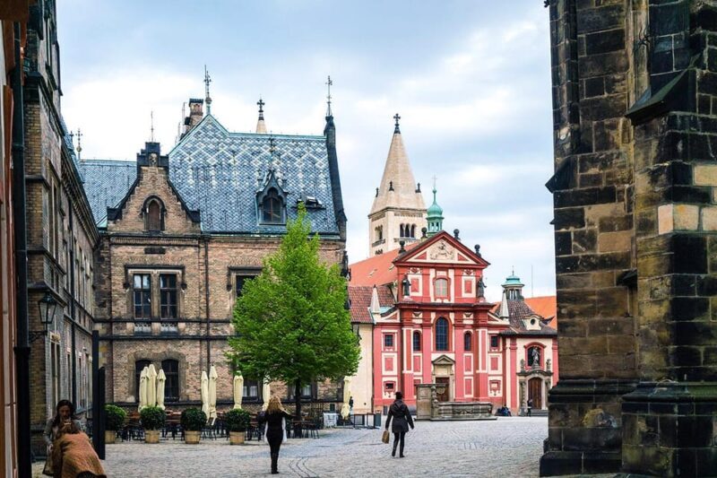 Prague Castle Walking Tour with Live Guide - Insights from Real Travelers