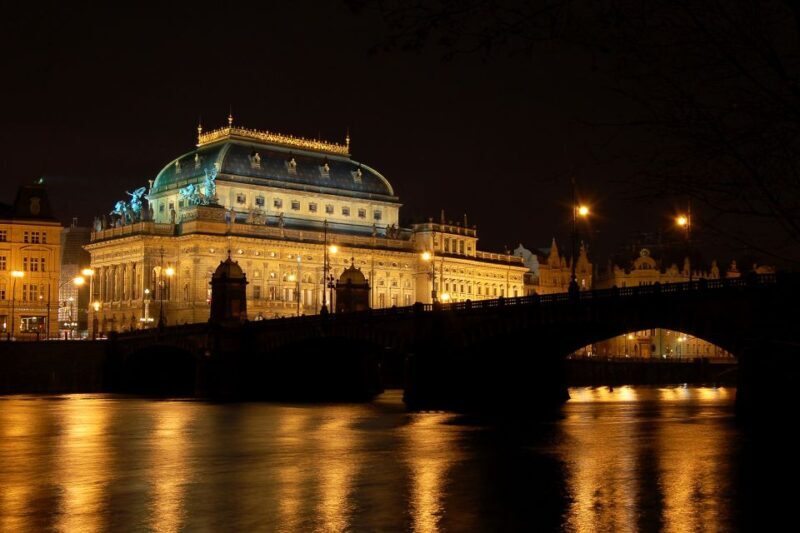 Prague: City Tour and Dinner Cruise with Hotel Pickup - The Practical Details
