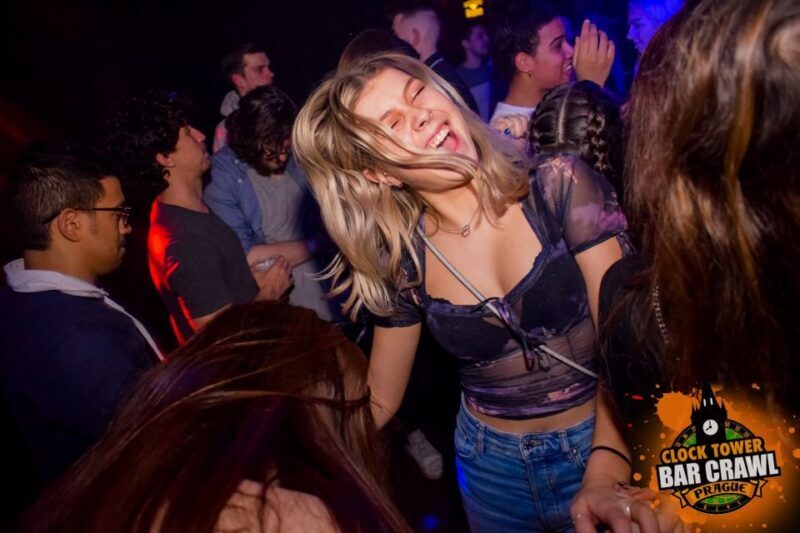 Prague: Clock Tower Bar Crawl ending at the BIGGEST CLUB - Key Points