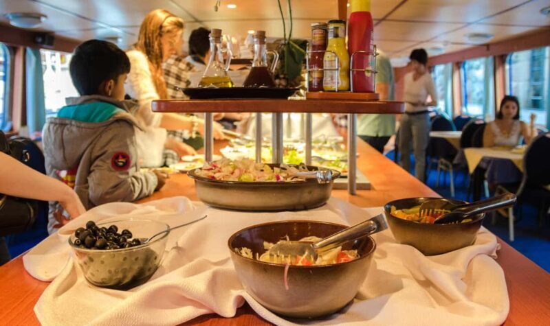 Prague: Dinner Cruise with Hotel Pickup and Drop-off - What to Expect During the Cruise