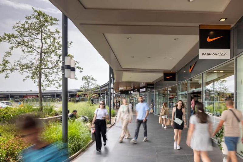 Prague: Fashion Arena Prague Outlet Half-Day Shopping Tour - The Shopping Experience