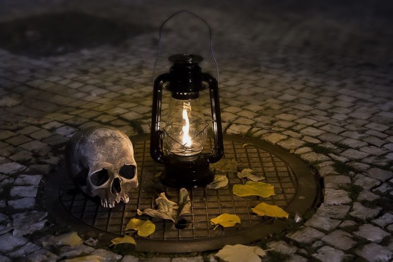 Prague: Ghosts and Legends Nighttime Guided Walking Tour - Why the secret stops work so well