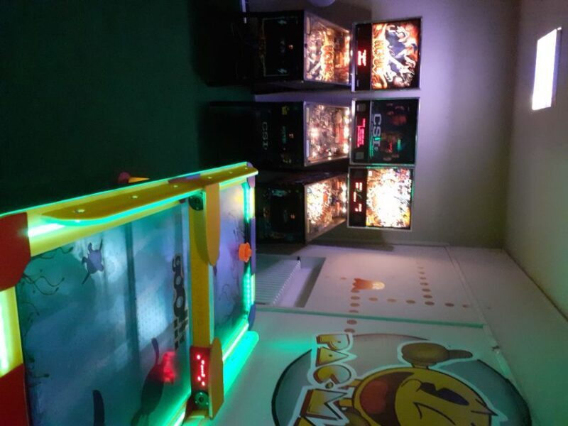 Prague: Glow Golf Mini Golf Game by UV Light - The Atmosphere and Social Vibe