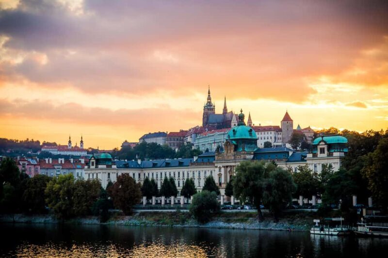 Prague: Golden Hour Walking Tour with Photos - FAQ