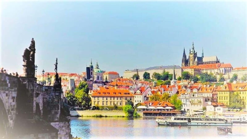 Prague Grand 2,5 hour + 2 hour exterior walking tour - Key Points