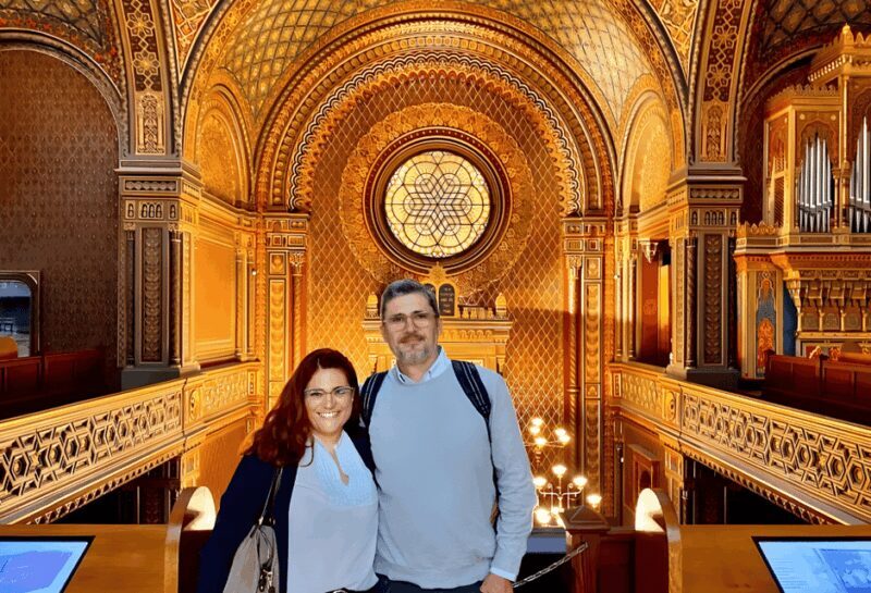 Prague: Guided Tour inside the Jewish Cemetery & Synagogues - Key Points