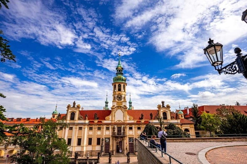 Prague: Hidden Gems - All inclusive - FAQ