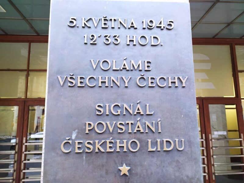 Prague: Historical Walking Tour with Focus on World War 2 - The Experience: Pros and Cons