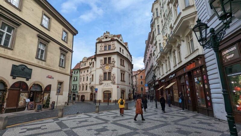 Prague: Illusion Art Museum Ticket & Digital City Tour - Who Should Consider This Experience?