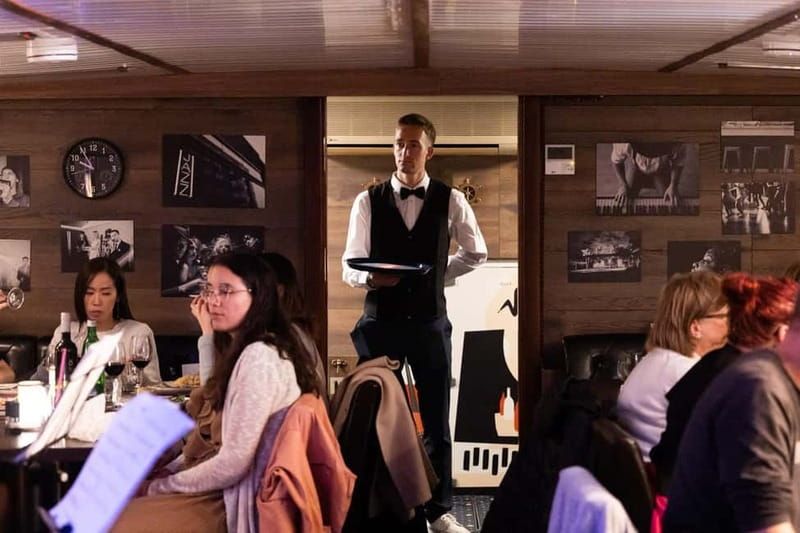 Prague: Jazz Boat Popular Live Jazz Dinner Cruise - Below Deck vs Top Deck: Weather-Proofing That Actually Helps