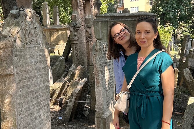 Prague Jewish Quarter & All Synagogues Indepth Semi-Private Tour - Stop 3: Old Jewish Cemetery—Medieval Preservation and Human Stories