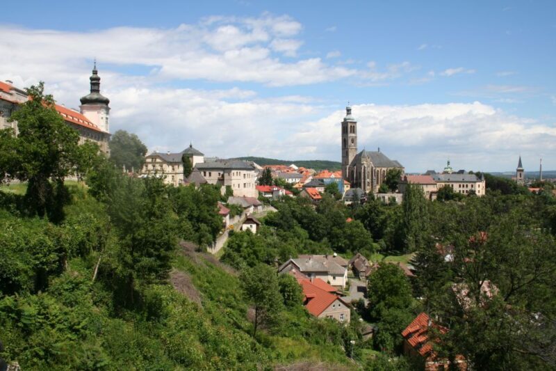 Prague: Kutná Hora, St Barbara's Cathedral and Bone Church - FAQs
