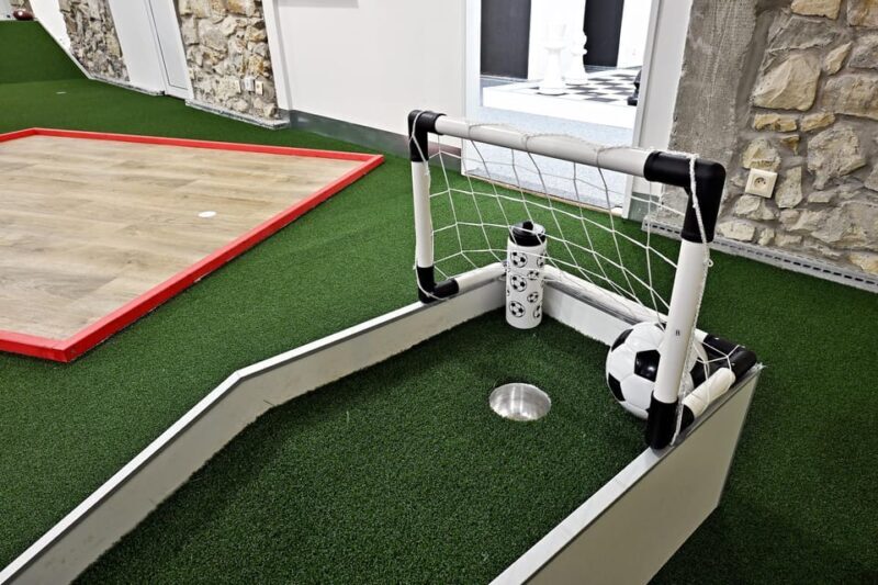 Prague: Mazemania Miniature Golf Experience - Practical Details & Tips