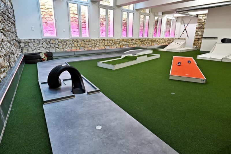 Prague: Mazemania Miniature Golf Experience - FAQs