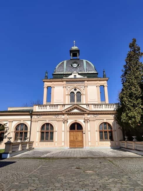 Prague: New Jewish Cemetery Guided Tour - Deep Dive into the Itinerary
