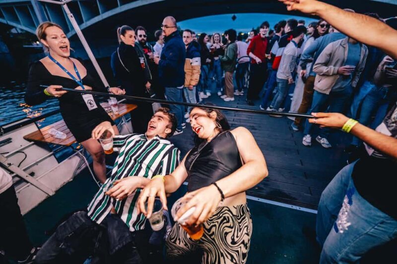 Prague: NYE 2hr Open Bar Party Boat, Fireworks, SaSaZu Club - Starting the Evening: The Party Boat Experience