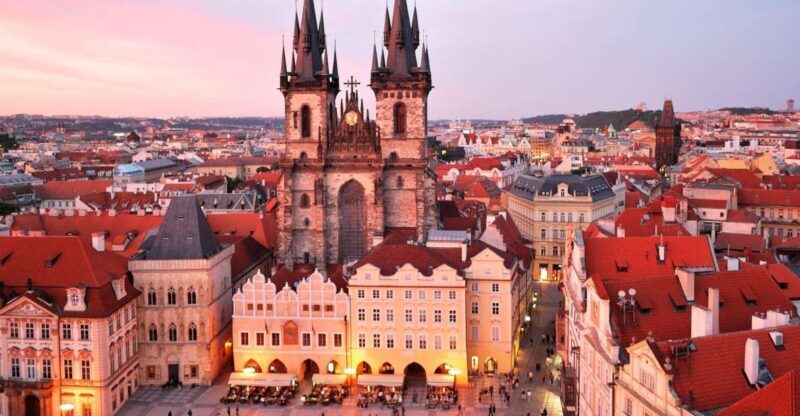 Prague: Old Town and Jewish Quarter Tour with Jewish Museum - Key Points