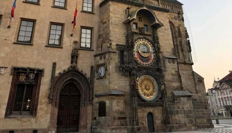 Prague: Old Town and Jewish Quarter Walking Tour - A Closer Look at What You’ll Experience