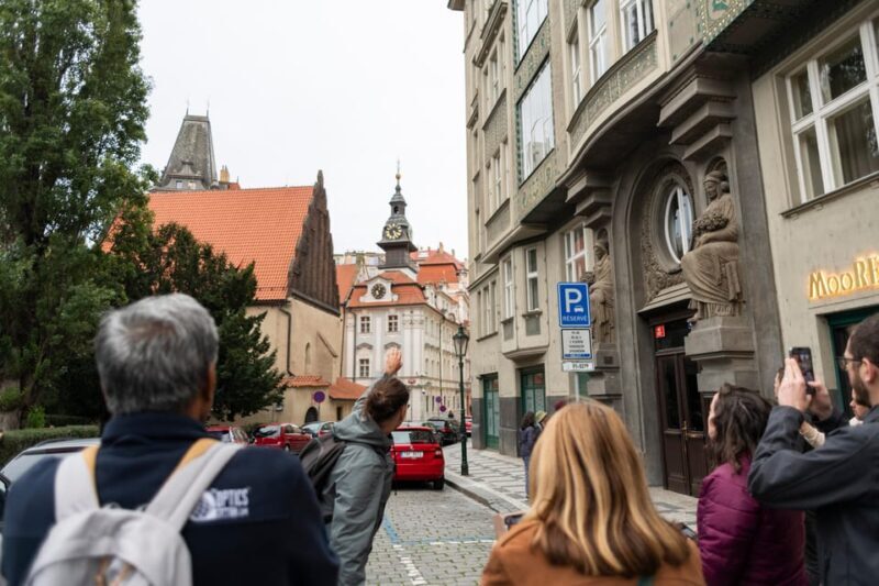 Prague: Old Town, Jewish Quarter & Astro Clock Walking Tour - Key Points