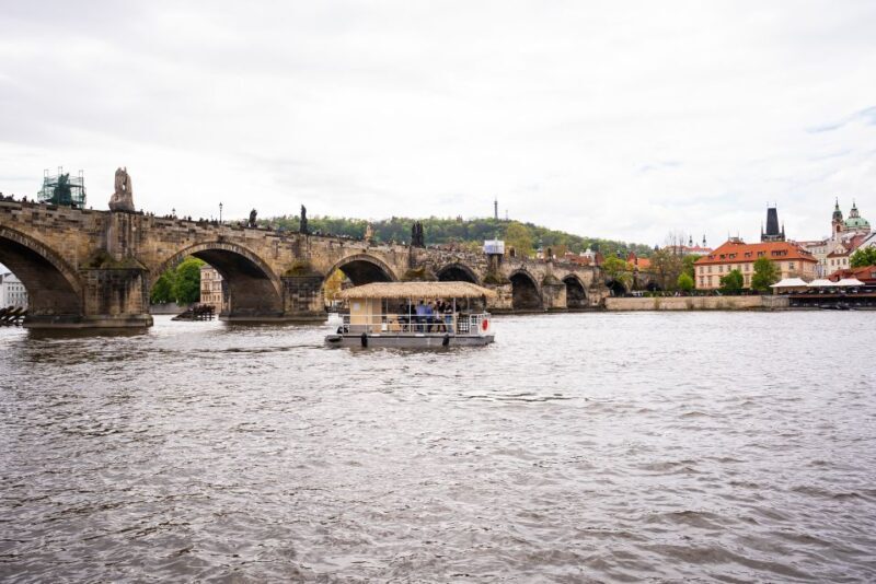 Prague: Party Tiki Boat Sightseeing Cruise with Drinks - The Review in a Nutshell