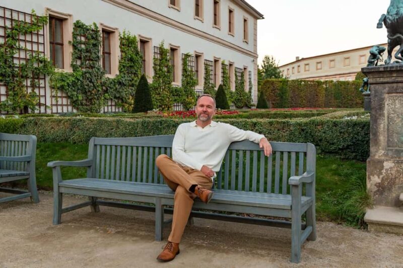 Prague: Photoshoot with a French- and/or English-speaking photographer - Cost and Value