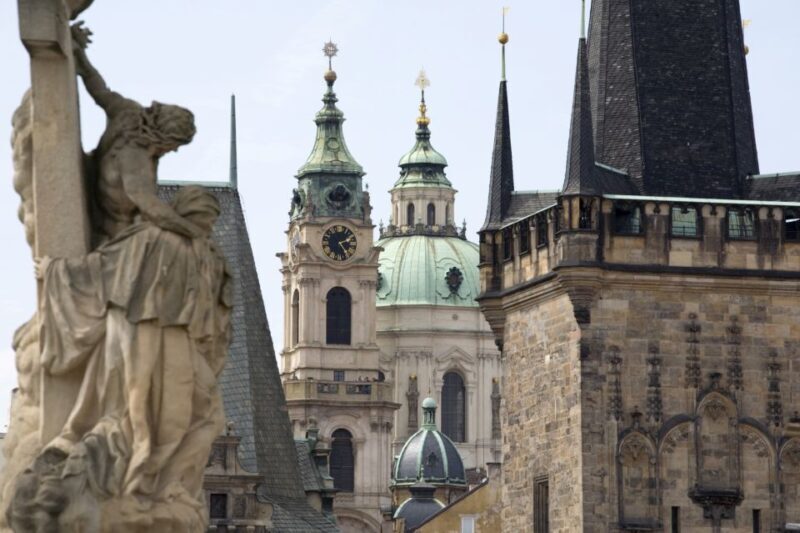 Prague: Prague Castle and Little Quarter Guided Walking Tour - Scenic Viewpoints and Iconic Photos