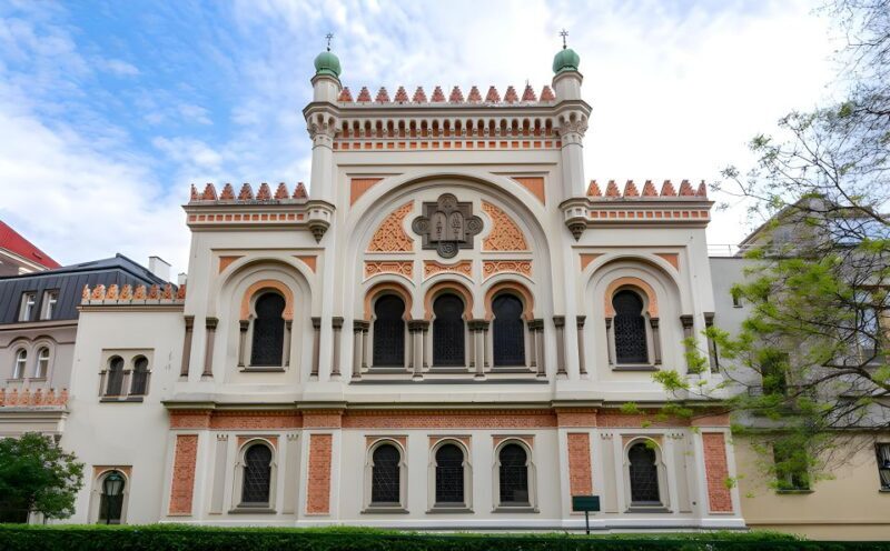 Prague: Prague Synagogues & the Jewish Cemetery Guided Tour - Who Will Enjoy This Tour?