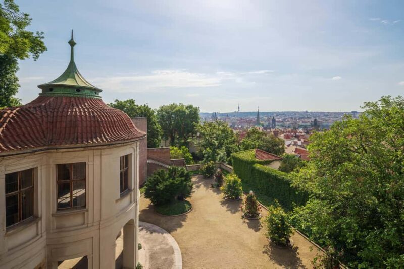 Prague: Private Castle Tour with Limousine-alone at catle - What to Expect from This Exclusive Tour