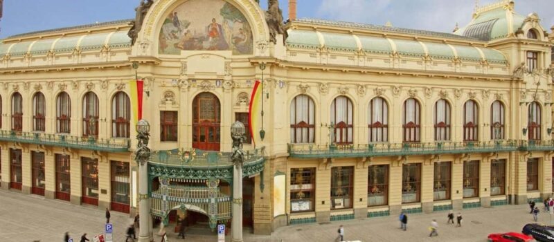 Prague Private Highlights Tour: Castle, Bridge & Old Town - Who Is This Tour Best For?