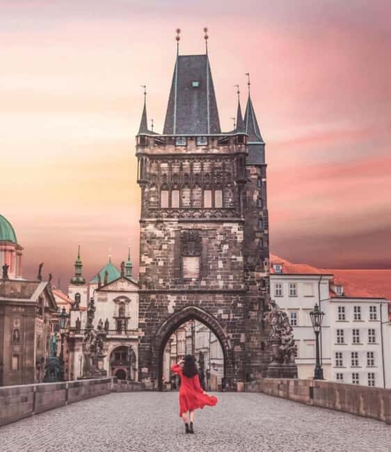 Prague: Private Professional Photoshoot with Edited Photos - Key Points