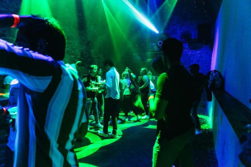 Prague: Pub Crawl with Unlimited Drinks and Cocktails - FAQ