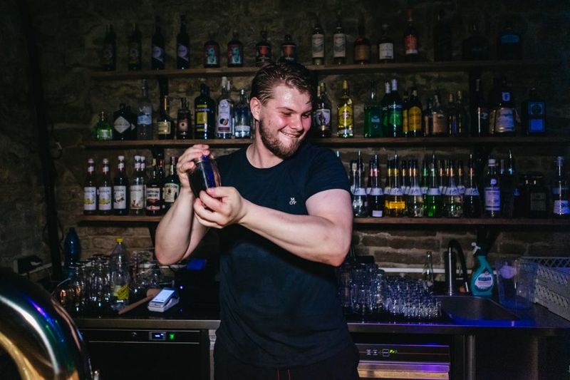 Prague: Pub Crawl with Unlimited Drinks & 5-floor Club Entry - Special Dates: Dec 30–Jan 1 and New Year’s Eve