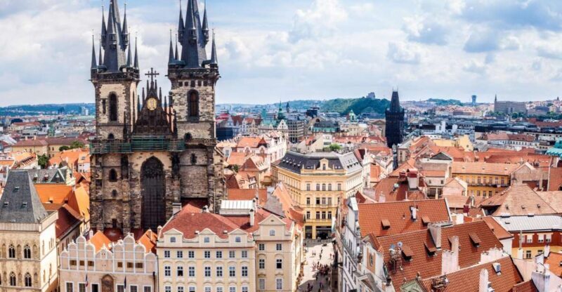 Prague Royal Castle, St Vitus, Golden Lane Tour with Tickets - Key Points