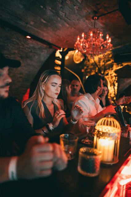 Prague: Saturday Night Live Music in Old Town at Le Valmont - Key Points