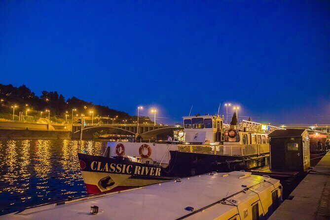 Prague: Sightseeing Boat Cruise with Buffet Dinner - What to Expect from the Prague Sightseeing Boat Cruise