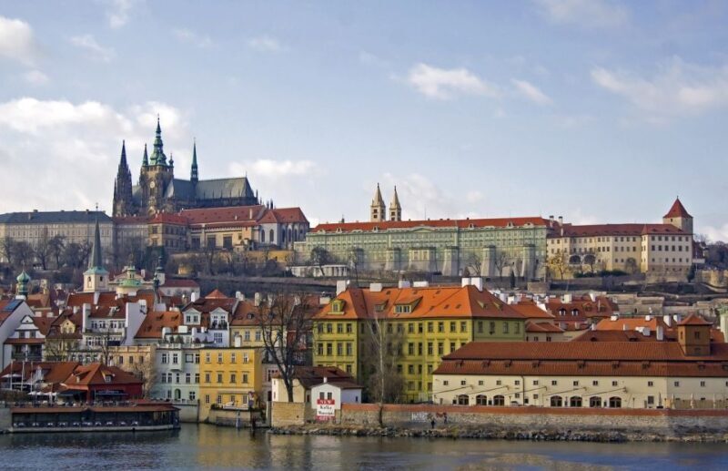 Prague Sightseeing Tour with Lunch - Who Should Consider This Tour?