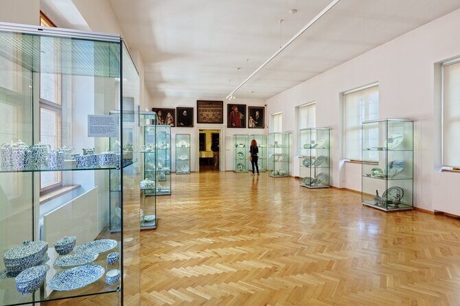 Prague Super Saver: Lobkowicz Palace Concert plus Lobkowicz Palace Museum Entrance Ticket - Who is this experience best suited for?