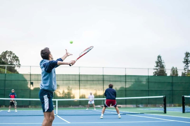 Prague: Tennis Game with Beer and Local Guide - What to Expect from the Tour