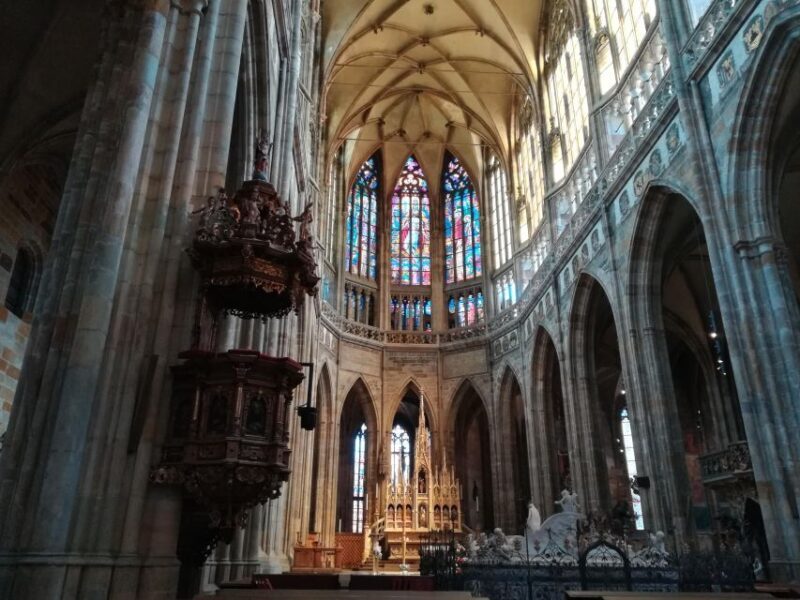 Prague: Tour to Prague Castle with tickets included. Spanish - FAQs