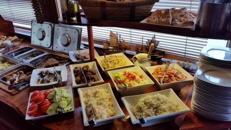 Prague: Vltava River Evening Dinner Cruise - Setting the Scene: What the Experience Looks Like