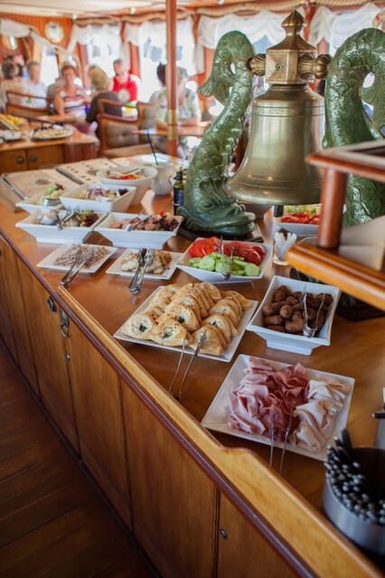 Prague: Vltava River Evening Dinner Cruise - Final Thoughts