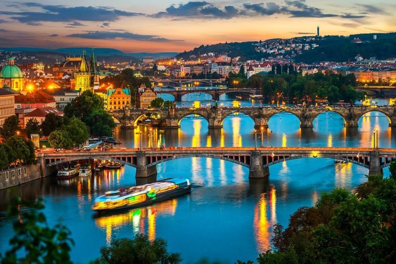 Prague: Vltava River Night Cruise with Buffet - The 3-Hour Route: What You’ll See Along the Vltava