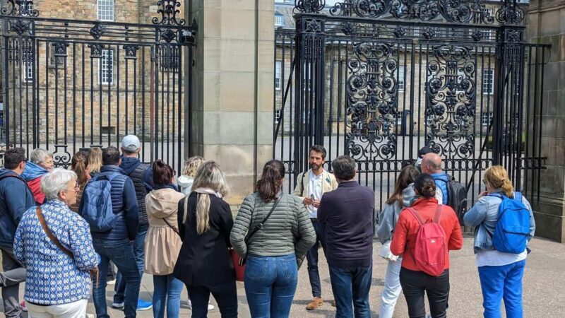 Prague: Walking Tour & Hidden Gems and Iconic Sights - Key Points