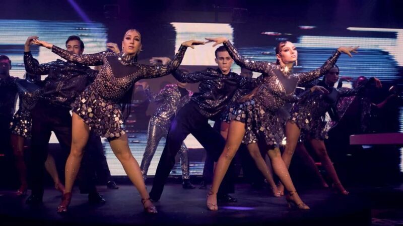 Prague:Breathtaking Cabaret Show with 4-Course Dinner Option - Detailed Breakdown of the Experience