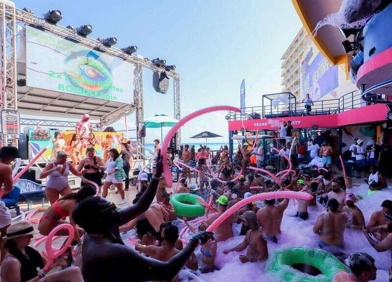 Premium Beach Party Coco Bongo - The Entertainment and Activities