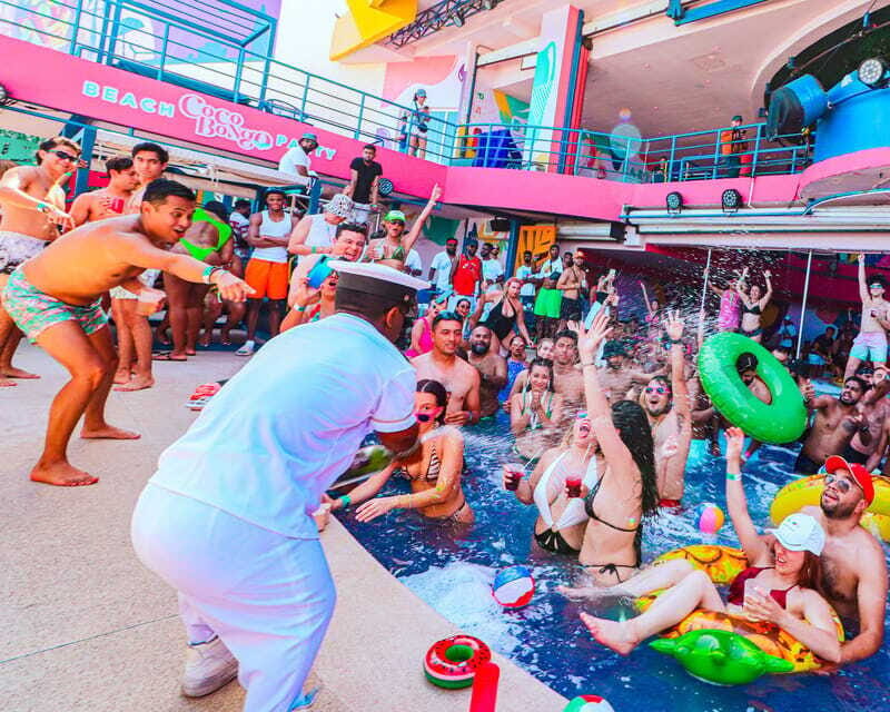 Premium Beach Party Coco Bongo - Drinks and Snacks: All You Can Drink